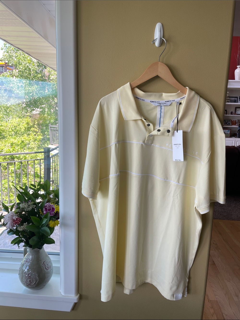 NWT Kenneth Cole Men's Pale Yellow Polo with Subtle Piping